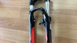 Forcella ROCKSHOX 30 Gold 27,5"    1/1/8 Conica