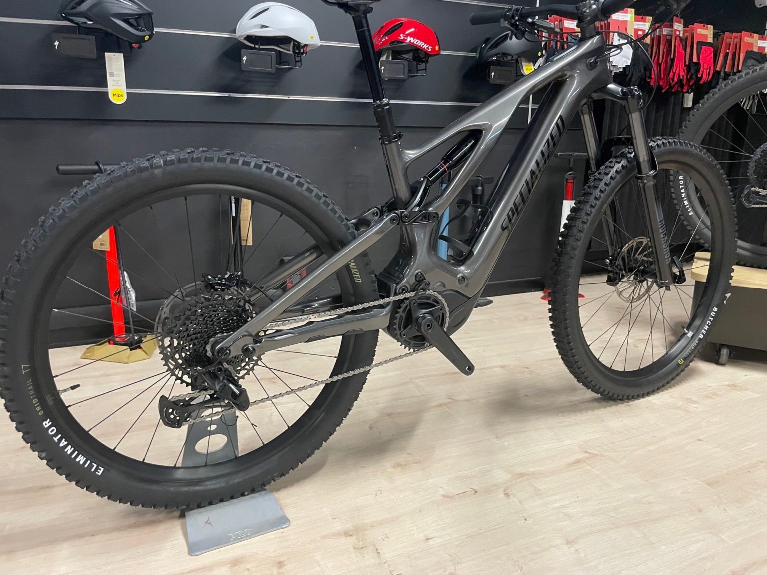 specialized levo uk