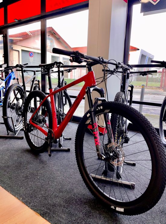 megamo- factory 15 magma red-Rosolafreebikes megamo- factory 15 magma red-Rosolafreebikes